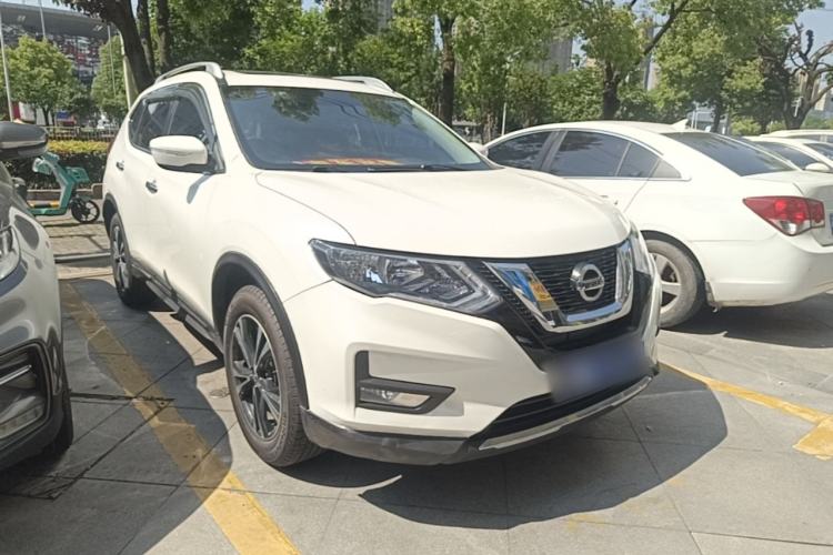 Used Nissan X-Trail 2021 2.5L CVT 4WD XL SmartConnect Leading Edition Front Right 45 Deg