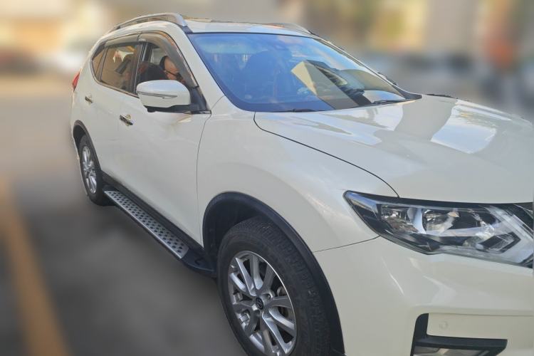 Used Nissan X-Trail 2021 2.0L CVT 2WD XL ITS SmartConnect Comfort Edition Front Right 45 Deg