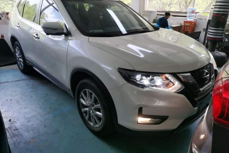 Used Nissan X-Trail 2021 2.0L CVT 2WD XL Premium Commemorative Edition Front Right 45 Deg