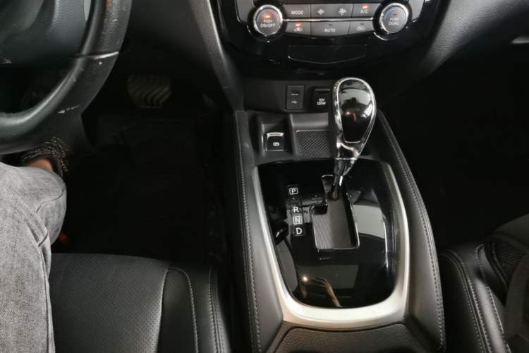 Used Nissan X-Trail 2021 2.0L CVT 2WD XL ITS SmartConnect Comfort Edition Gear Lever