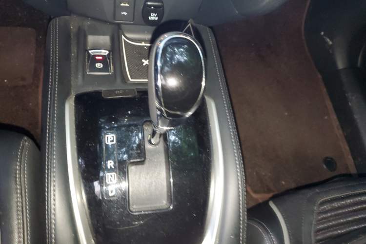 Used Nissan X-Trail 2021 2.0L CVT 2WD XL ITS SmartConnect Comfort Edition Gear Lever