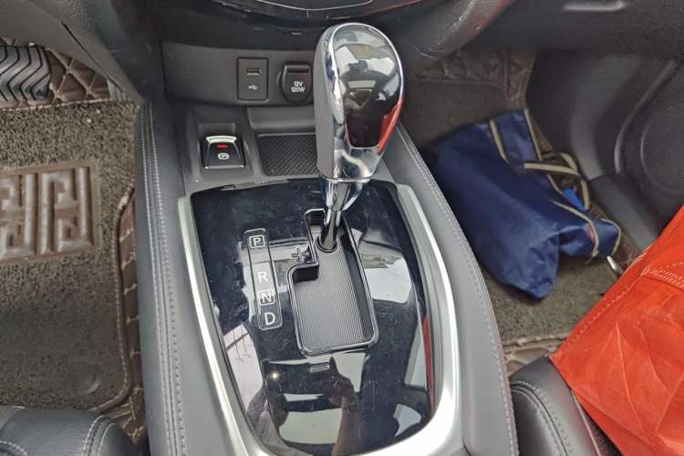 Used Nissan X-Trail 2021 2.0L CVT 2WD XL ITS SmartConnect Comfort Edition Gear Lever