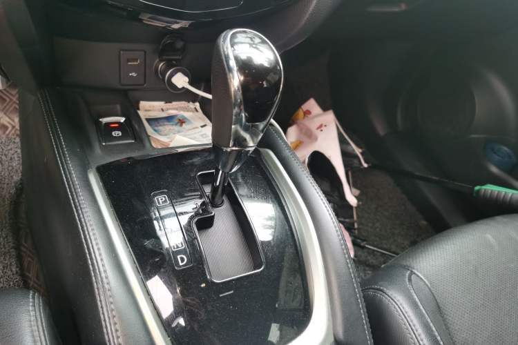 Used Nissan X-Trail 2021 2.0L CVT 2WD XL ITS SmartConnect Comfort Edition Gear Lever