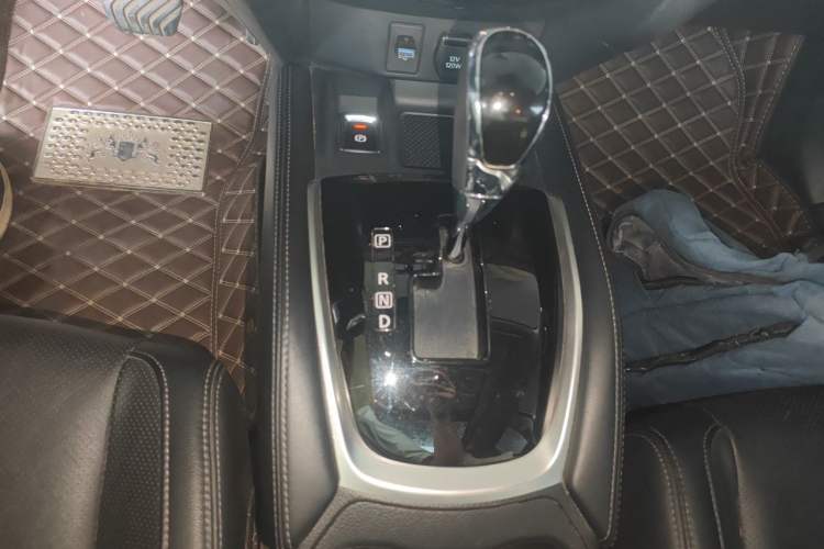 Used Nissan X-Trail 2021 2.0L CVT 2WD XL ITS SmartConnect Comfort Edition Gear Lever