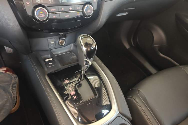 Used Nissan X-Trail 2021 2.0L CVT 2WD XL Premium SmartConnect Deluxe Edition Gear Lever