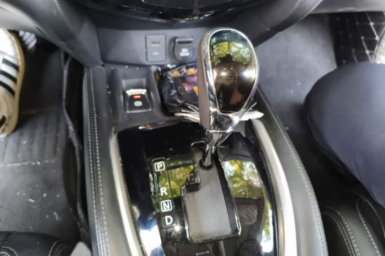 Used Nissan X-Trail 2021 2.0L CVT 2WD XL ITS SmartConnect Comfort Edition Gear Lever