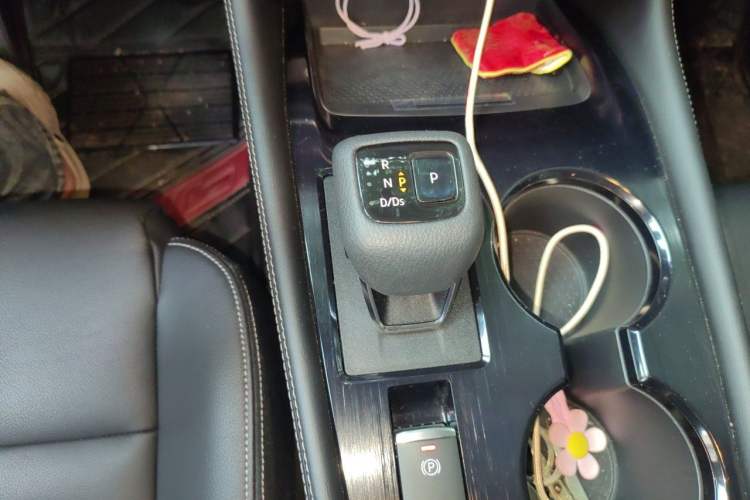Used Nissan X-Trail 2021 VC-Turbo 300 CVT 4WD Luxury Edition 7-Seater Gear Lever