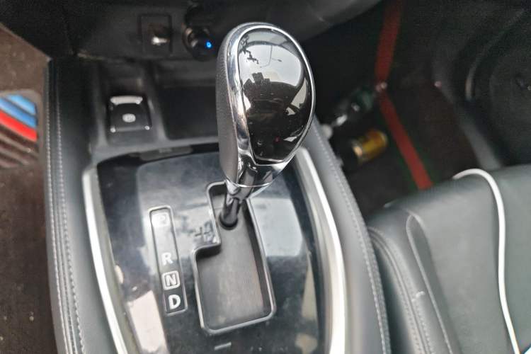 Used Nissan X-Trail 2021 2.5L CVT 4WD XL SmartConnect Leading Edition Gear Lever