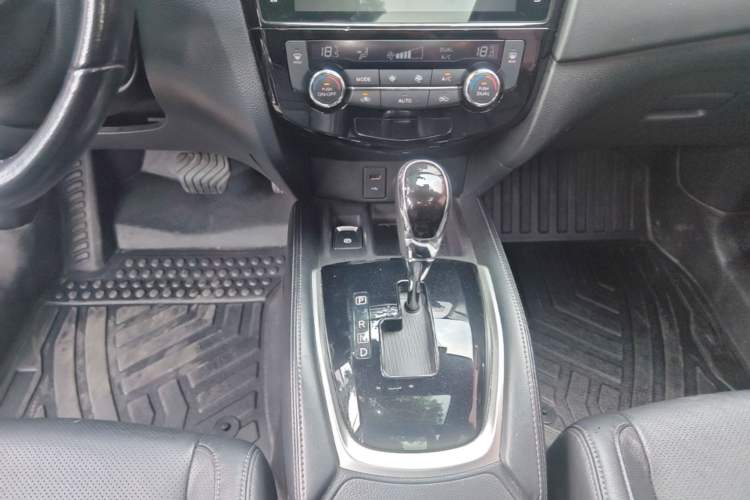 Used Nissan X-Trail 2021 2.0L CVT 2WD XL ITS SmartConnect Comfort Edition Gear Lever