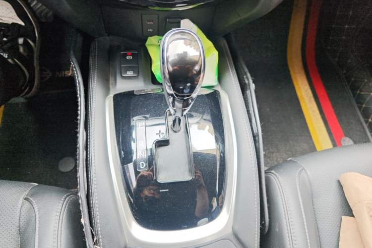 Used Nissan X-Trail 2021 2.5L CVT 4WD XL ITS Luxury Navigation Edition Gear Lever