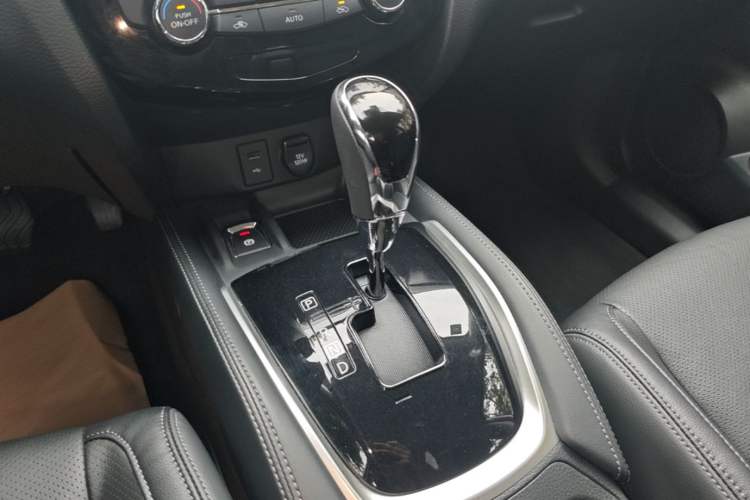 Used Nissan X-Trail 2021 2.0L CVT 2WD XL ITS SmartConnect Comfort Edition Gear Lever