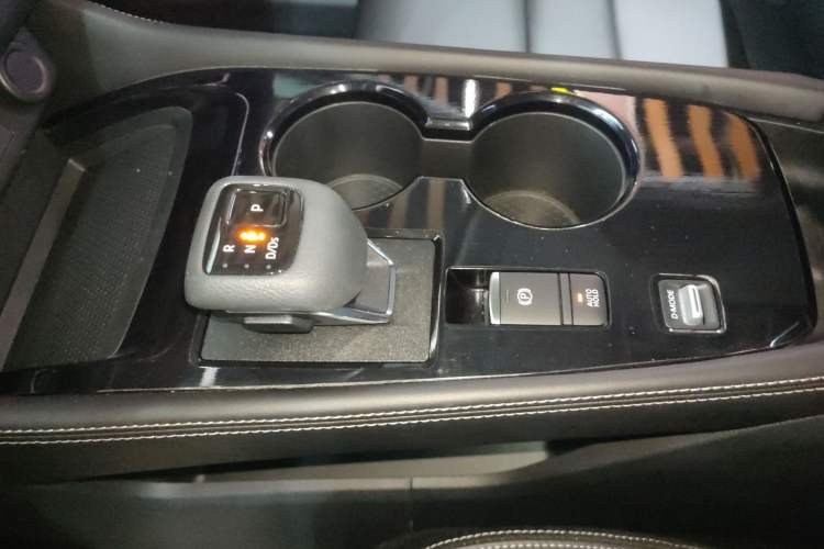 Used Nissan X-Trail 2021 VC-Turbo 300 CVT 2WD Luxury Edition Gear Lever