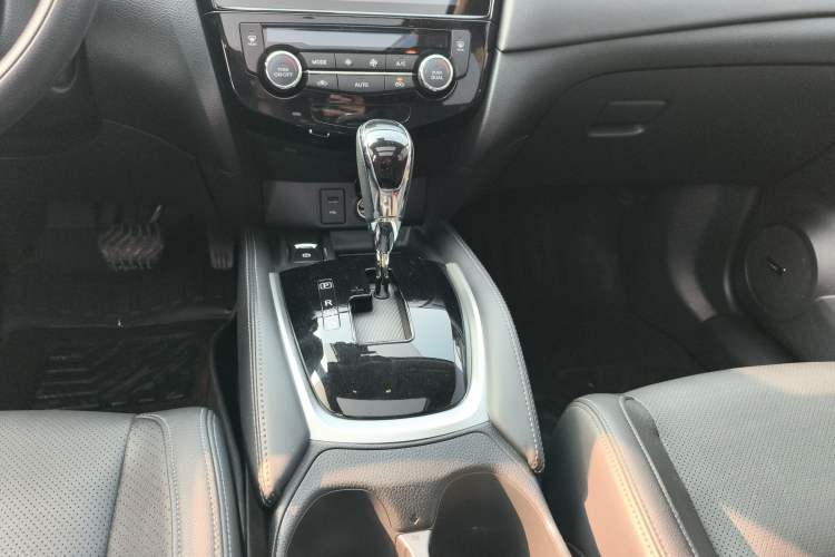 Used Nissan X-Trail 2021 2.5L CVT 4WD XL SmartConnect Leading Edition Gear Lever
