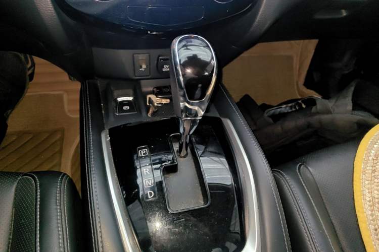 Used Nissan X-Trail 2021 2.0L CVT 2WD XL Premium SmartConnect Deluxe Edition Gear Lever