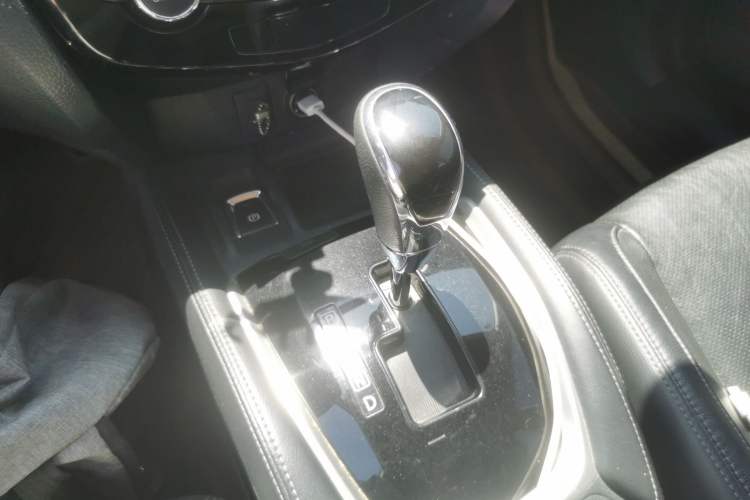 Used Nissan X-Trail 2021 2.0L CVT 2WD XL ITS SmartConnect Comfort Edition Gear Lever