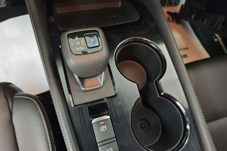 Used Nissan X-Trail 2021 VC-Turbo 300 CVT 2WD Luxury Edition Gear Lever