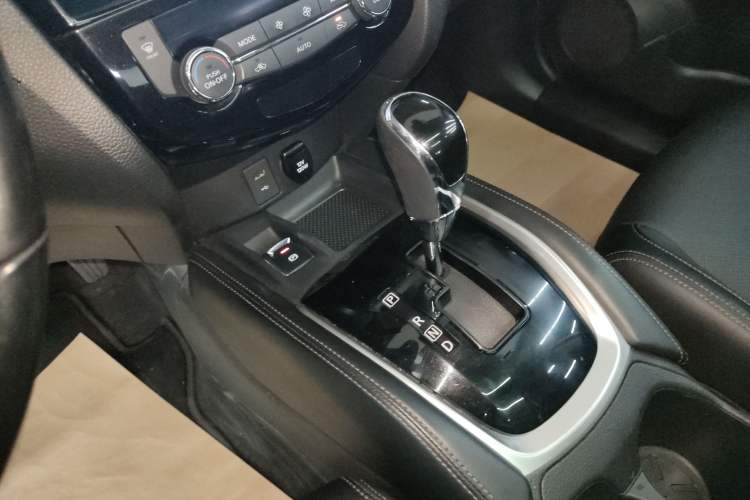 Used Nissan X-Trail 2021 2.0L CVT 2WD XL ITS Comfort Commemorative Edition Gear Lever