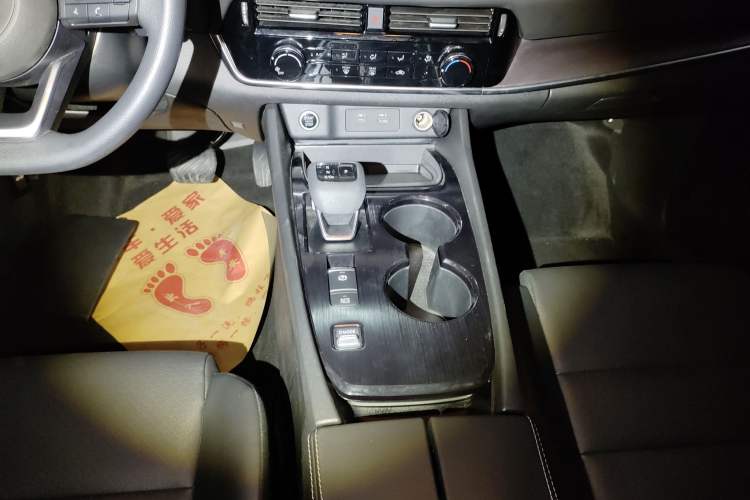 Used Nissan X-Trail 2021 VC-Turbo 300 CVT 2WD Comfort Edition Gear Lever