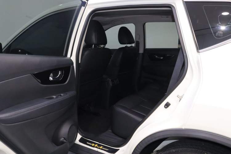 Used Nissan X-Trail 2021 2.0L CVT 2WD XL Premium Commemorative Edition Interior 2