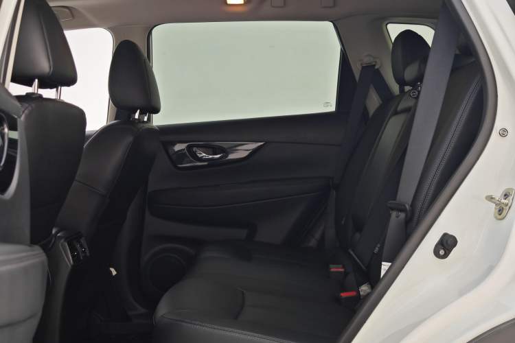 Used Nissan X-Trail 2021 2.5L CVT 4WD XL ITS Luxury Navigation Edition Interior 3