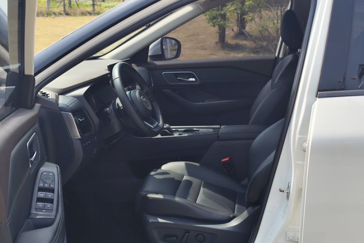 Used Nissan X-Trail 2021 VC-Turbo 300 CVT 2WD Luxury Edition Interior 4