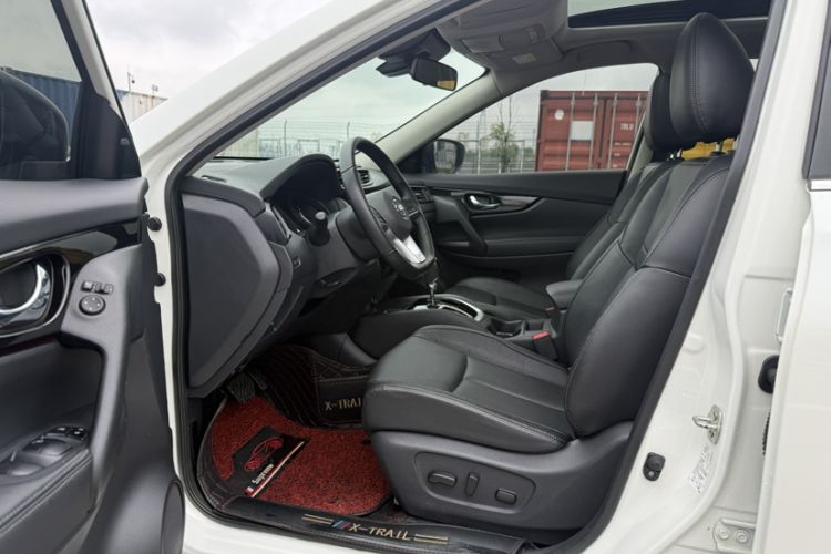 Used Nissan X-Trail 2021 2.0L CVT 2WD XL ITS 3-Row SmartConnect Seven-Seater Comfort Edition Interior 4