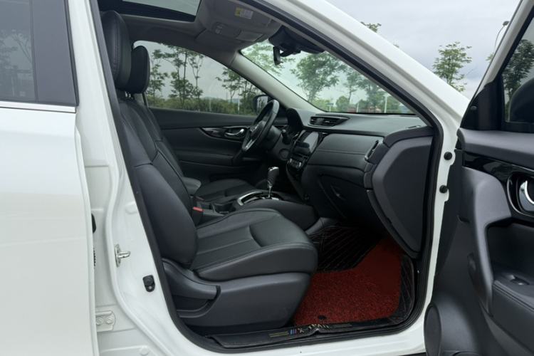 Used Nissan X-Trail 2021 2.0L CVT 2WD XL ITS 3-Row SmartConnect Seven-Seater Comfort Edition Interior 6