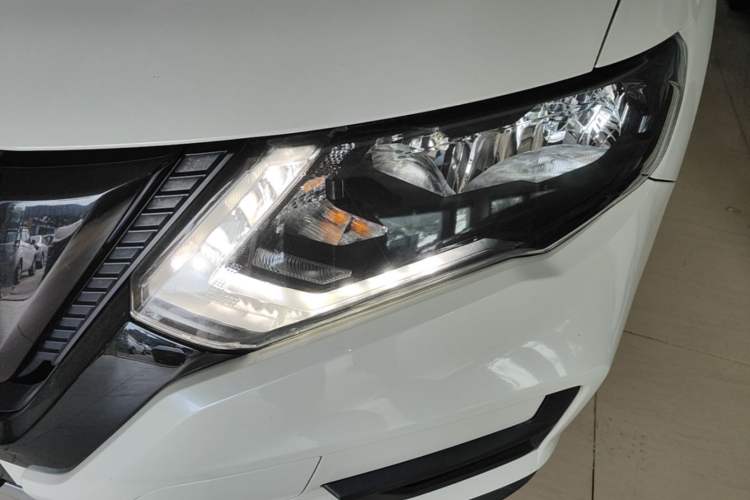 Used Nissan X-Trail 2021 2.0L CVT 2WD XL ITS SmartConnect Comfort Edition Left Front Headlight