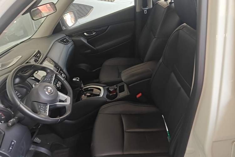 Used Nissan X-Trail 2021 2.0L CVT 2WD XL Premium SmartConnect Deluxe Edition Left Front Seat