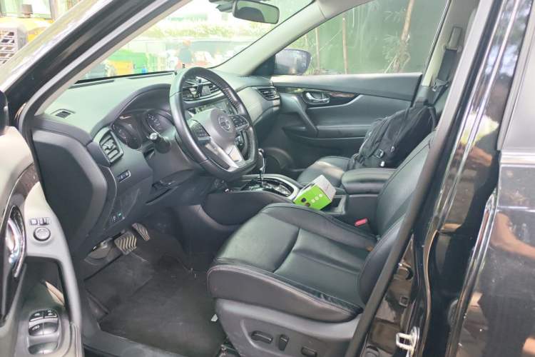 Used Nissan X-Trail 2021 2.0L CVT 2WD XL ITS 3-Row SmartConnect Seven-Seater Comfort Edition Left Front Seat