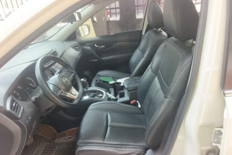 Used Nissan X-Trail 2021 2.0L CVT 2WD XL Premium SmartConnect Deluxe Edition Left Front Seat