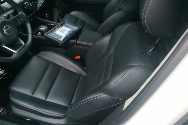 Used Nissan X-Trail 2021 VC-Turbo 300 CVT 2WD Luxury Edition Left Front Seat