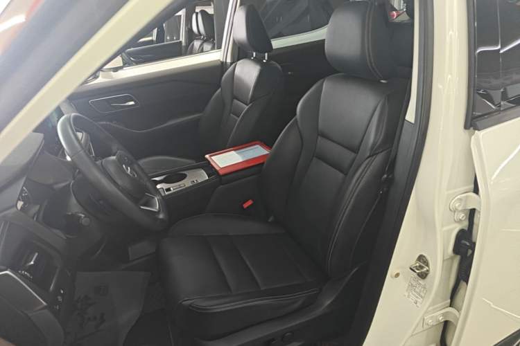 Used Nissan X-Trail 2021 VC-Turbo 300 CVT 2WD Luxury Edition Left Front Seat