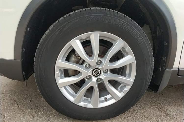 Used Nissan X-Trail 2021 2.0L CVT 2WD XL ITS SmartConnect Comfort Edition Left Front Wheel Hub