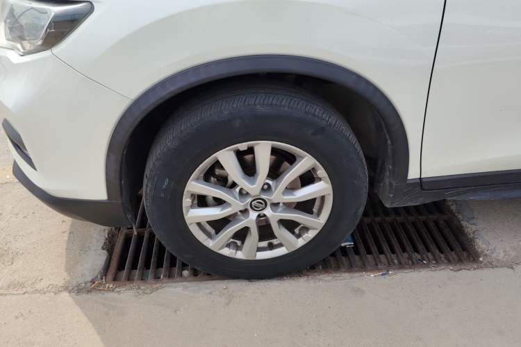 Used Nissan X-Trail 2021 2.0L CVT 2WD XL ITS Comfort Commemorative Edition Left Front Wheel Hub