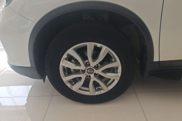 Used Nissan X-Trail 2021 2.0L CVT 2WD XL ITS SmartConnect Comfort Edition Left Front Wheel Hub