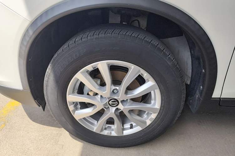 Used Nissan X-Trail 2021 2.0L CVT 2WD XL Premium SmartConnect Deluxe Edition Left Front Wheel Hub