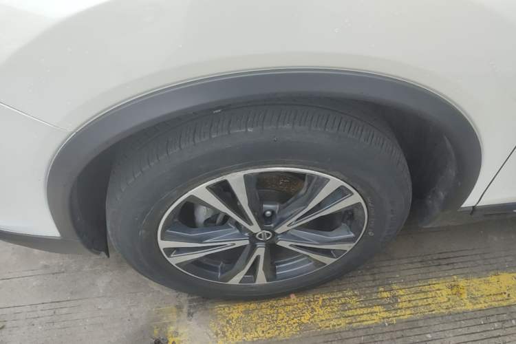 Used Nissan X-Trail 2021 2.5L CVT 4WD XL SmartConnect Leading Edition Left Front Wheel Hub