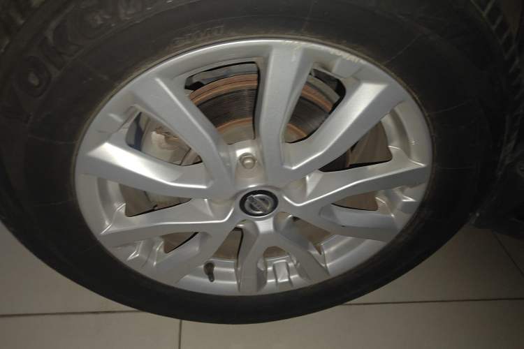 Used Nissan X-Trail 2021 2.0L CVT 2WD XL ITS SmartConnect Comfort Edition Left Front Wheel Hub