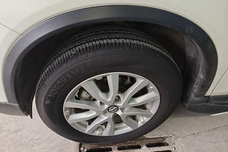 Used Nissan X-Trail 2021 2.0L CVT 2WD XL ITS SmartConnect Comfort Edition Left Front Wheel Hub