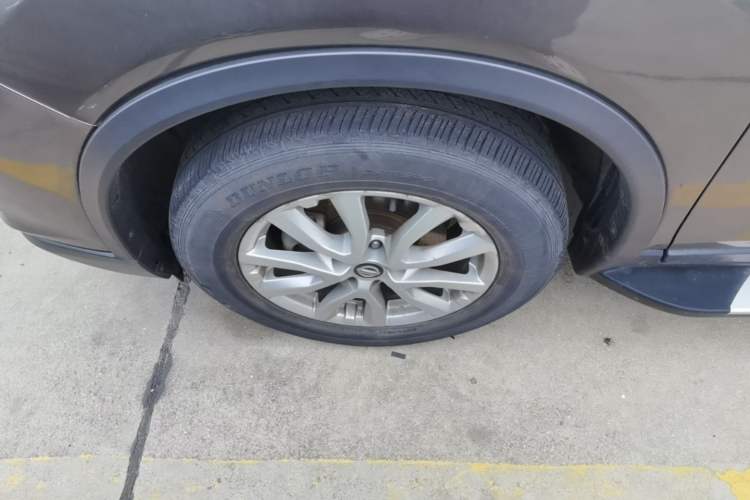 Used Nissan X-Trail 2021 2.0L CVT 2WD XL ITS SmartConnect Comfort Edition Left Front Wheel Hub