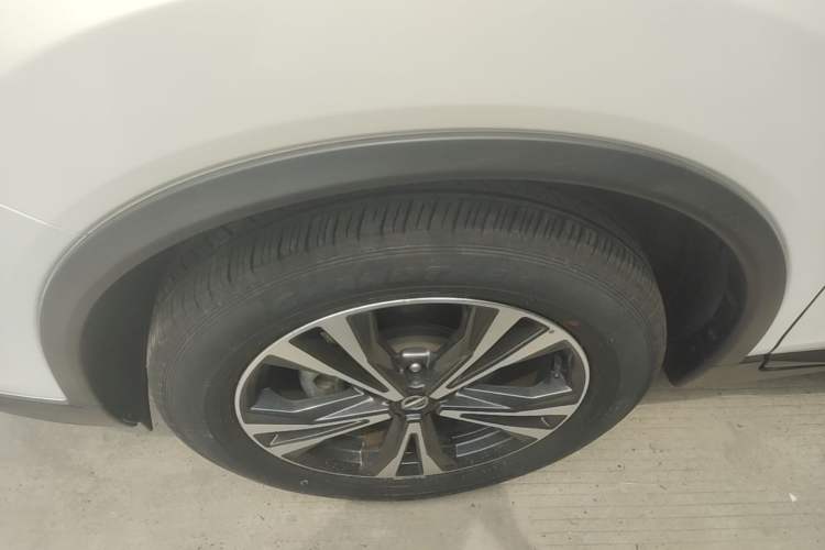 Used Nissan X-Trail 2021 2.5L CVT 4WD XL SmartConnect Leading Edition Left Front Wheel Hub
