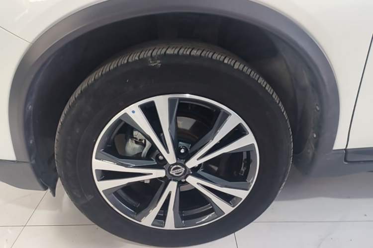 Used Nissan X-Trail 2021 2.5L CVT 4WD XL SmartConnect Leading Edition Left Front Wheel Hub