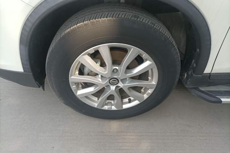 Used Nissan X-Trail 2021 2.0L CVT 2WD XL Premium SmartConnect Deluxe Edition Left Front Wheel Hub