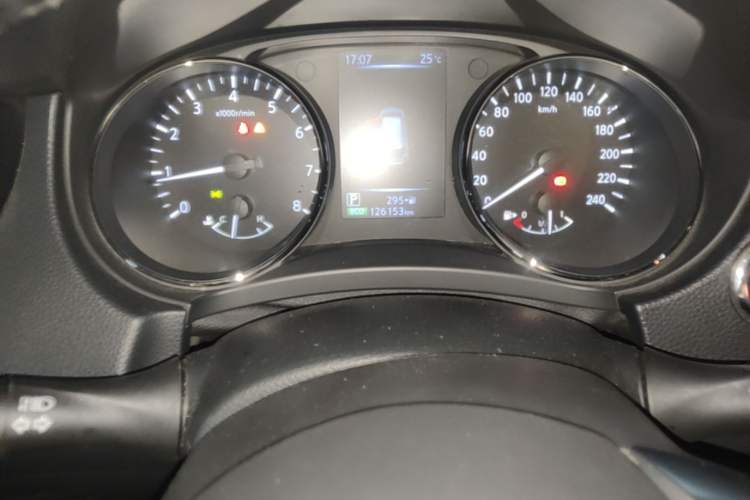 Used Nissan X-Trail 2021 2.0L CVT 2WD XL Premium SmartConnect Deluxe Edition Odometer Close Up