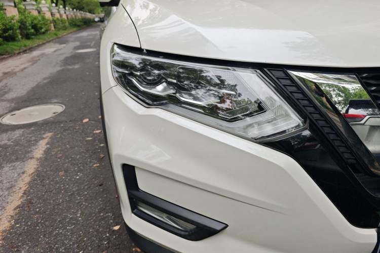 Used Nissan X-Trail 2021 2.0L CVT 2WD XL Premium Commemorative Edition Right Front Headlight