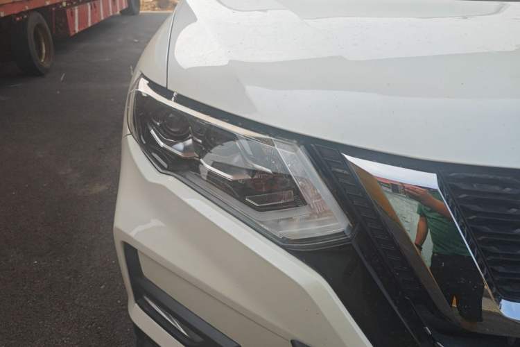 Used Nissan X-Trail 2021 2.0L CVT 2WD XL Premium SmartConnect Deluxe Edition Right Front Headlight