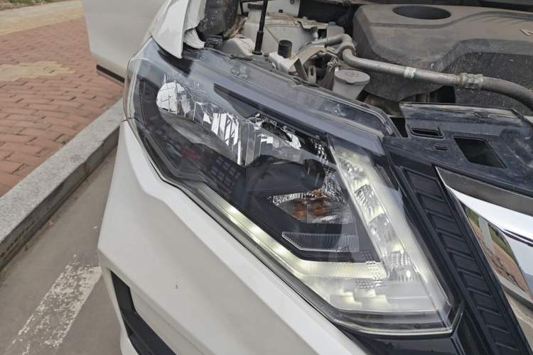 Used Nissan X-Trail 2021 2.5L CVT 4WD XL SmartConnect Leading Edition Right Front Headlight