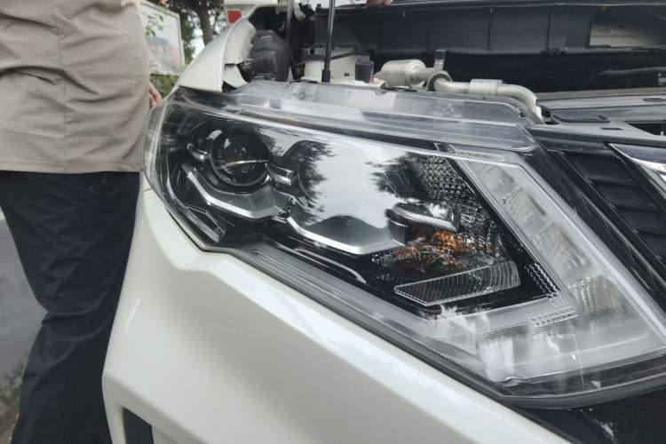 Used Nissan X-Trail 2021 2.0L CVT 2WD XL ITS SmartConnect Comfort Edition Right Front Headlight