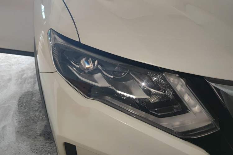 Used Nissan X-Trail 2021 2.0L CVT 2WD XL Premium SmartConnect Deluxe Edition Right Front Headlight